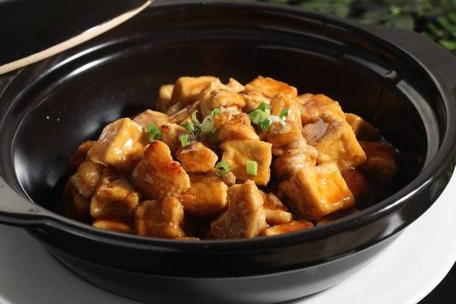 Braised Beef Briskets With Tofu(牛腩豆腐煲）